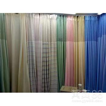 医用隔帘在医疗环境中的重要性及鑫凯茂的专业制造